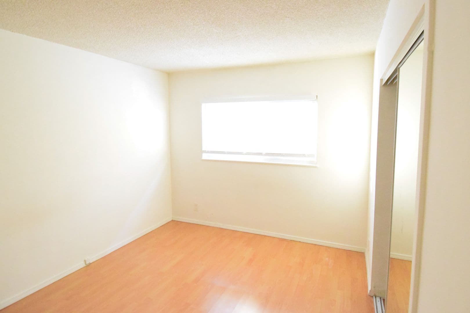 Santa Monica Apartment: 2041 Cloverfield Blvd