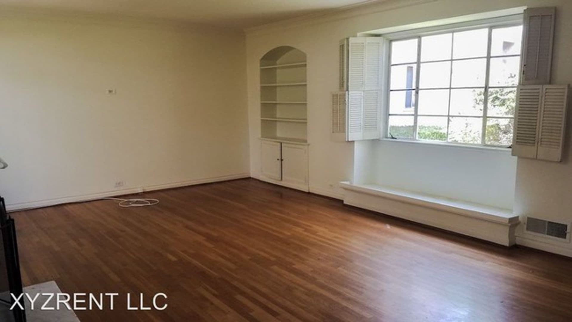 Los Angeles Apartment: 645-649 Midvale Ave.