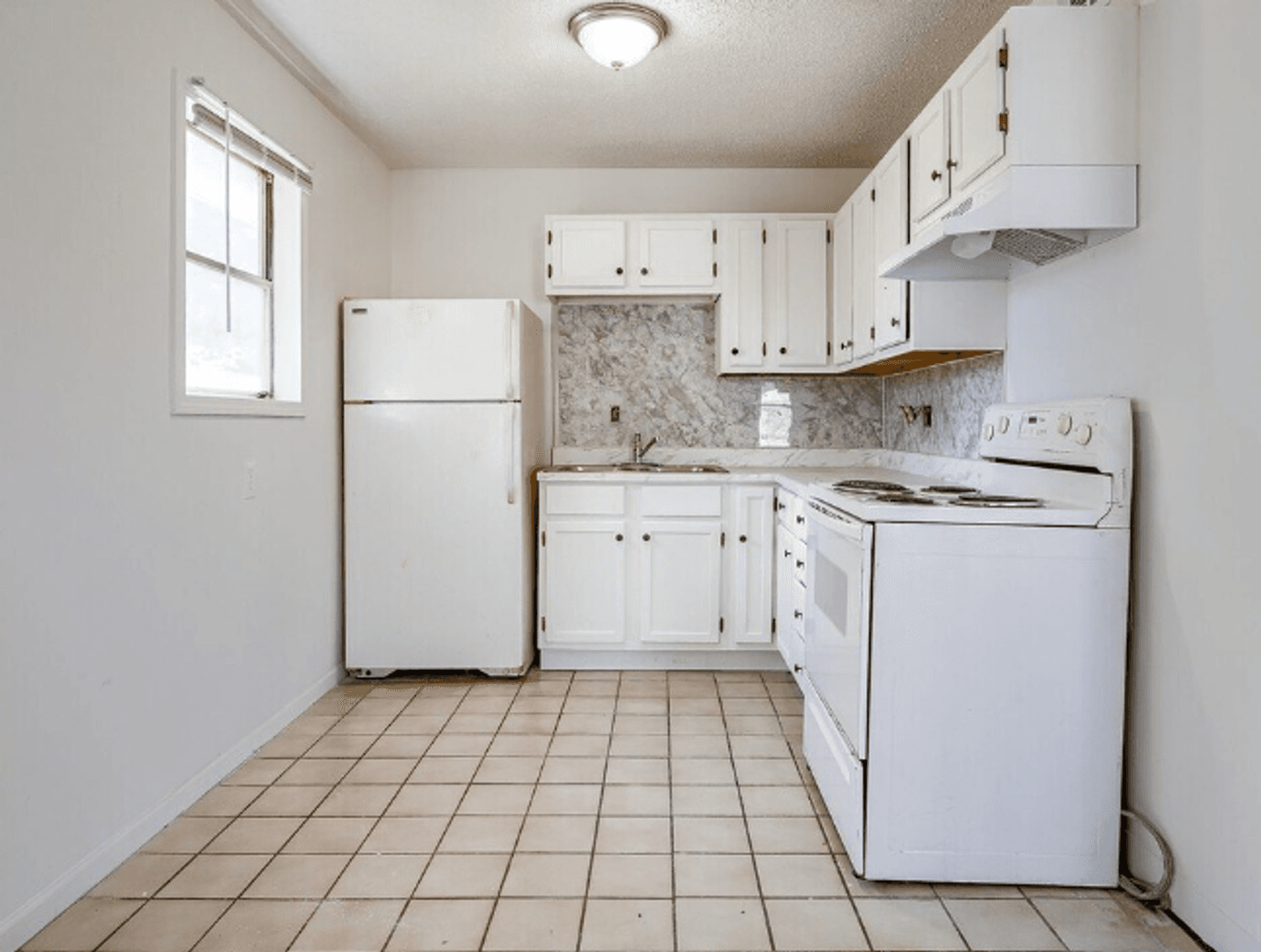 Grandview Apartment: 6106 E 153rd Terrace