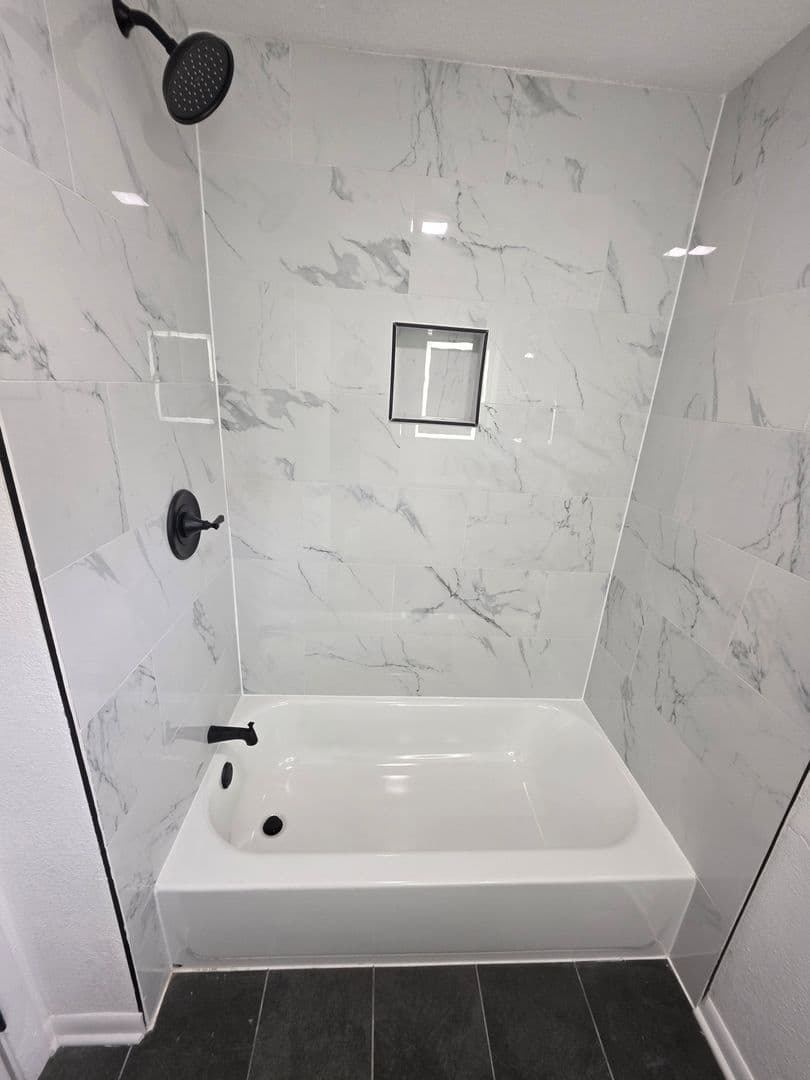 Lenexa House: 13512 W 90th Pl
