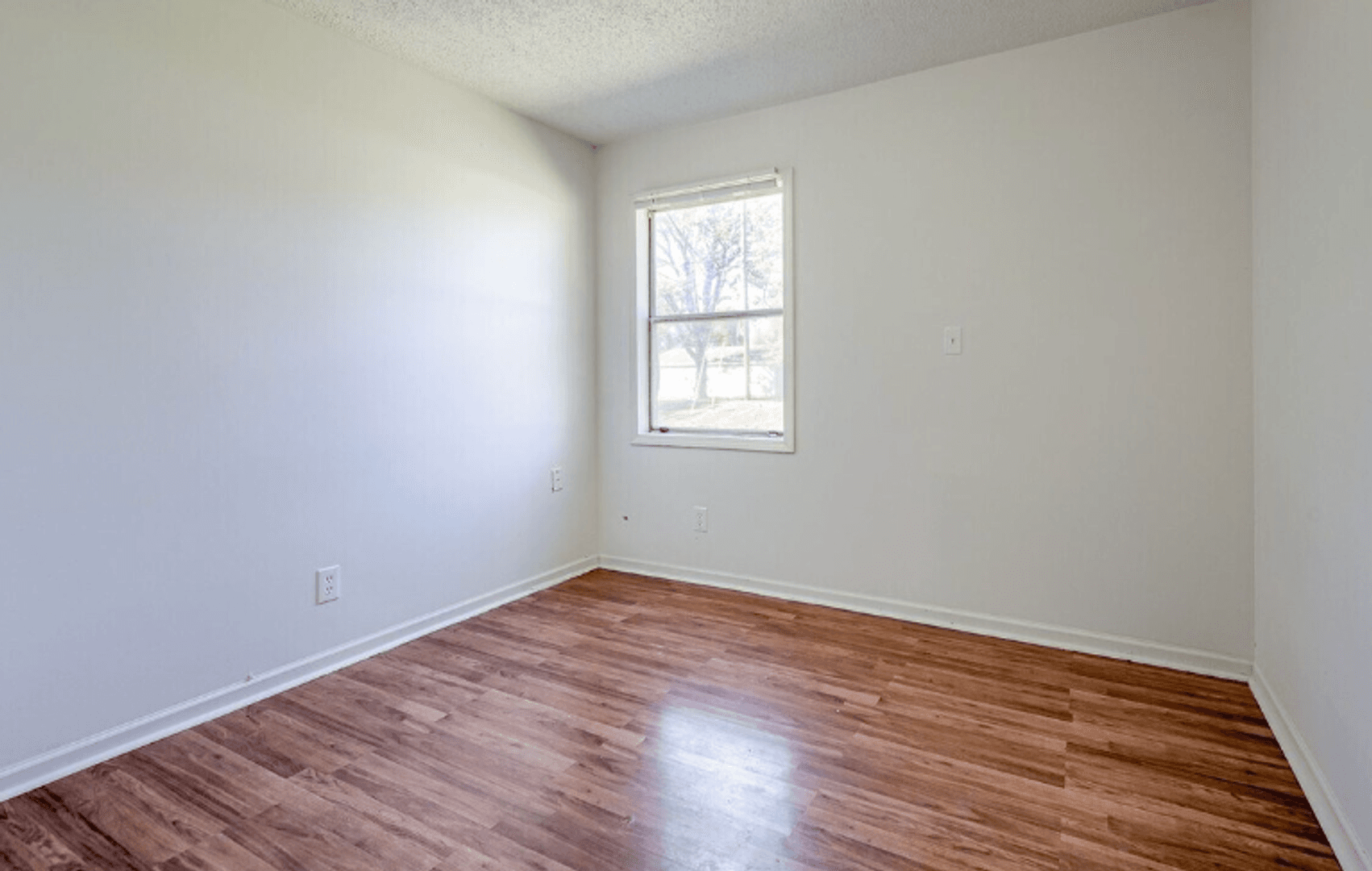 Grandview Apartment: 6106 E 153rd Terrace