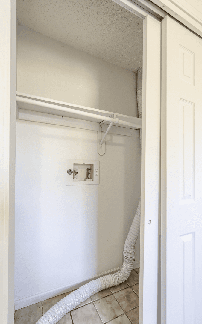Grandview Apartment: 6106 E 153rd Terrace