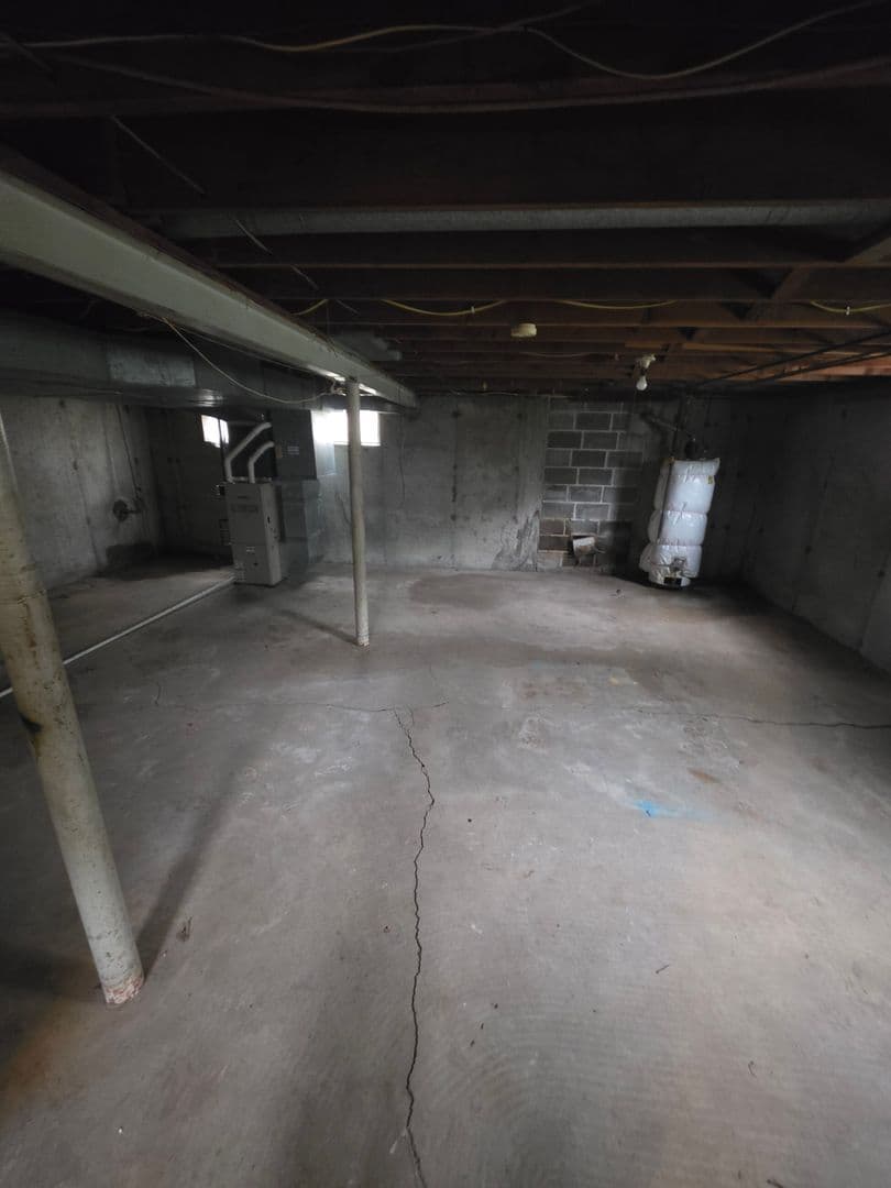 Lenexa House: 13512 W 90th Pl