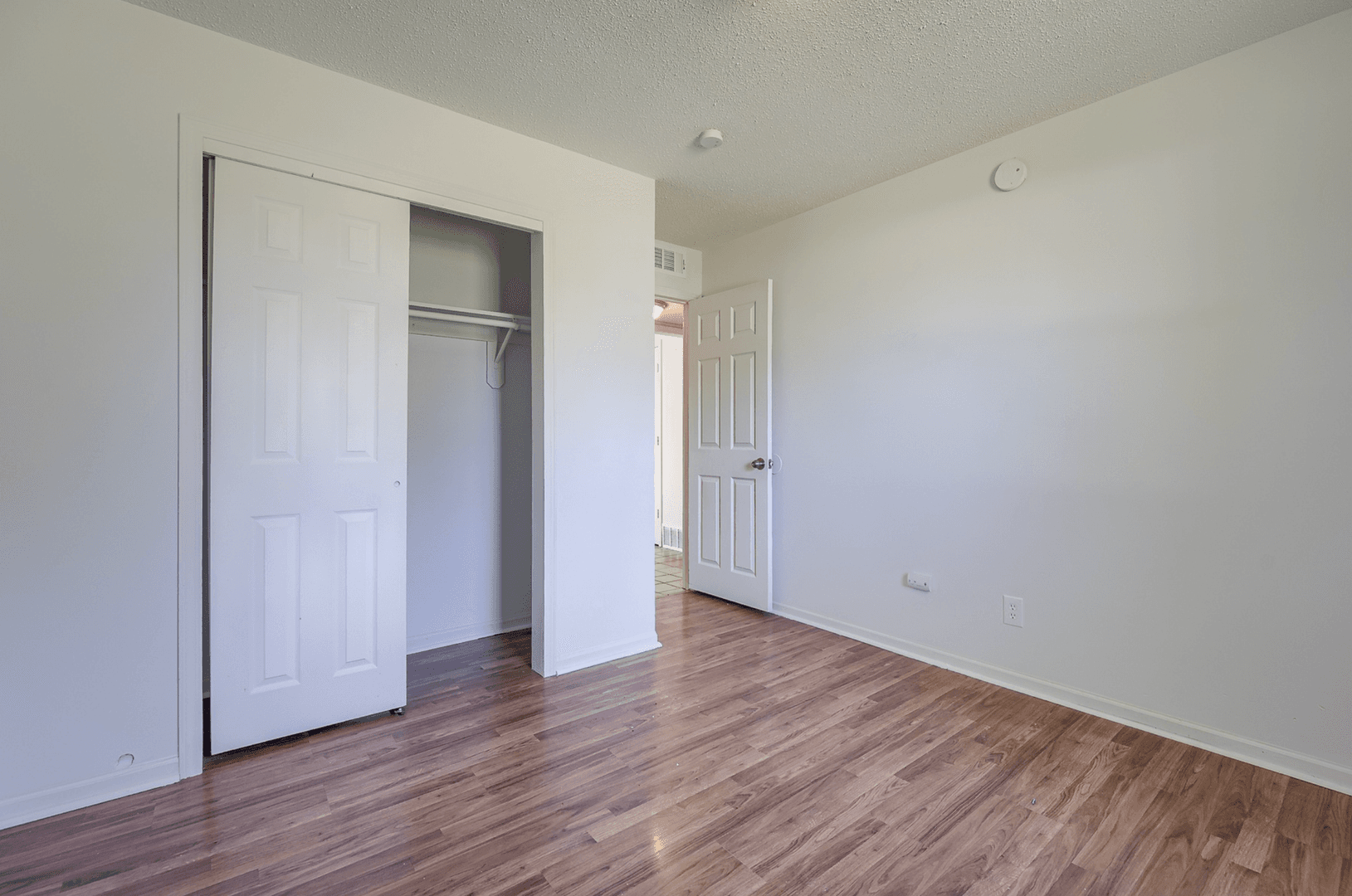 Grandview Apartment: 6106 E 153rd Terrace