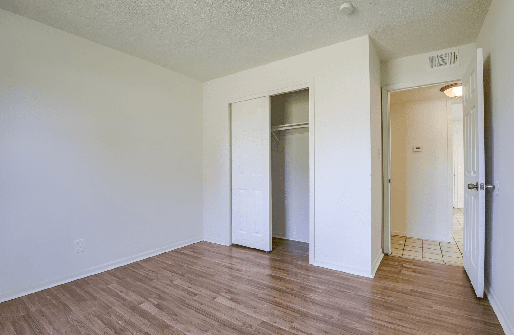 Grandview Apartment: 6106 E 153rd Terrace