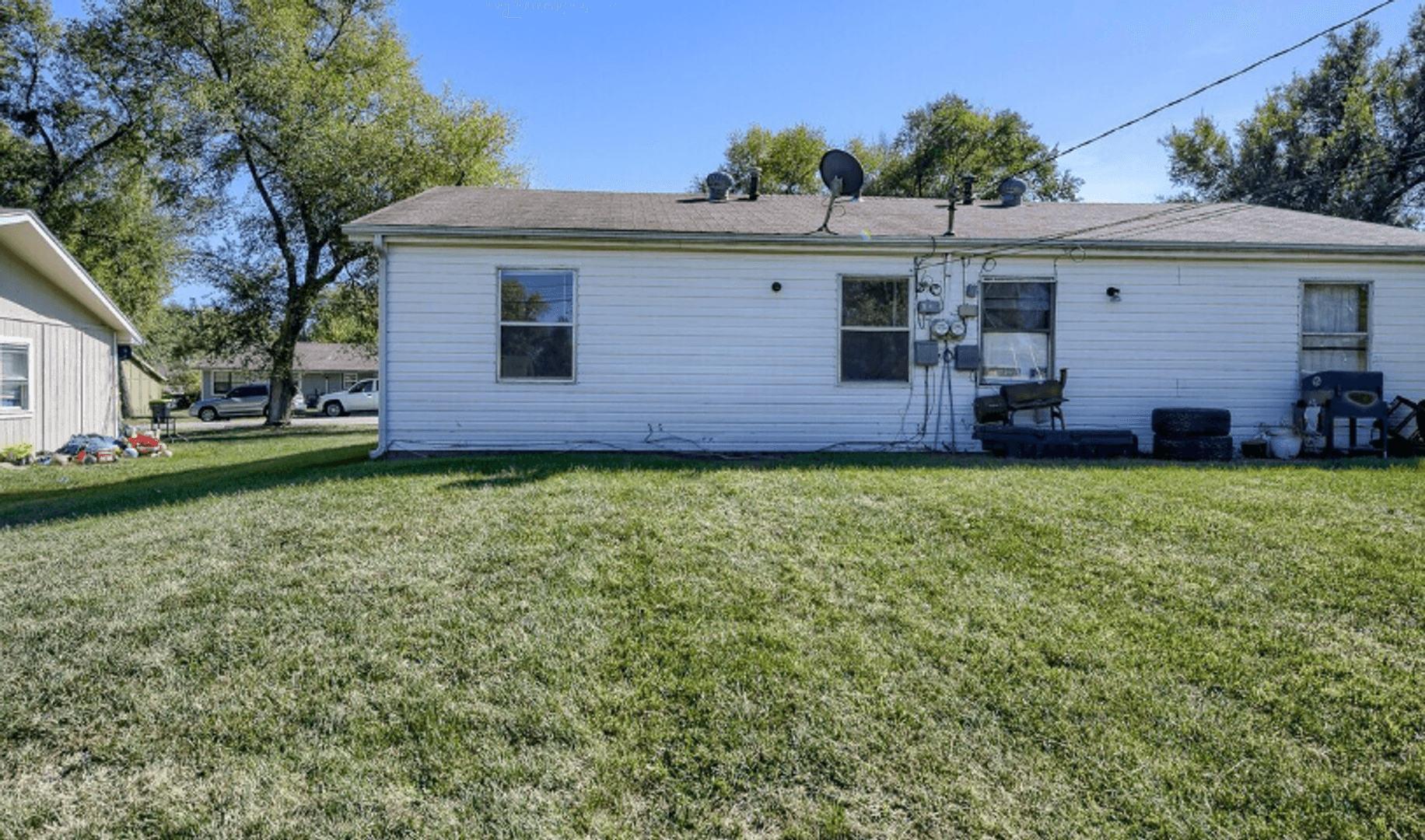 Grandview Apartment: 6106 E 153rd Terrace