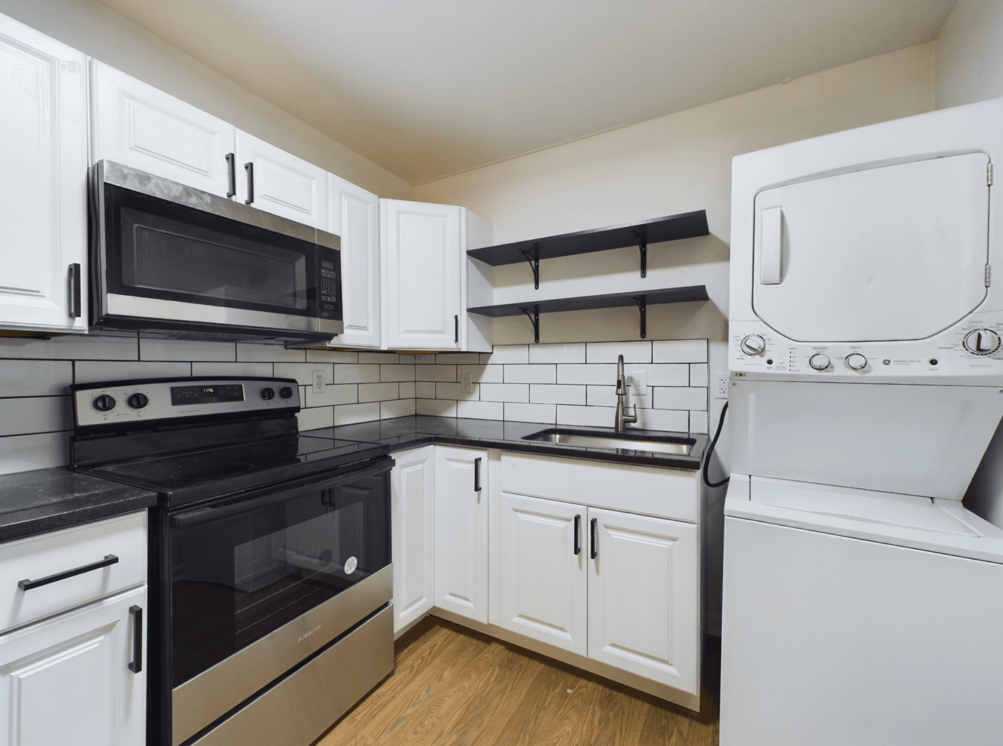 Grandview Apartment: 6208 E 152nd Terrace