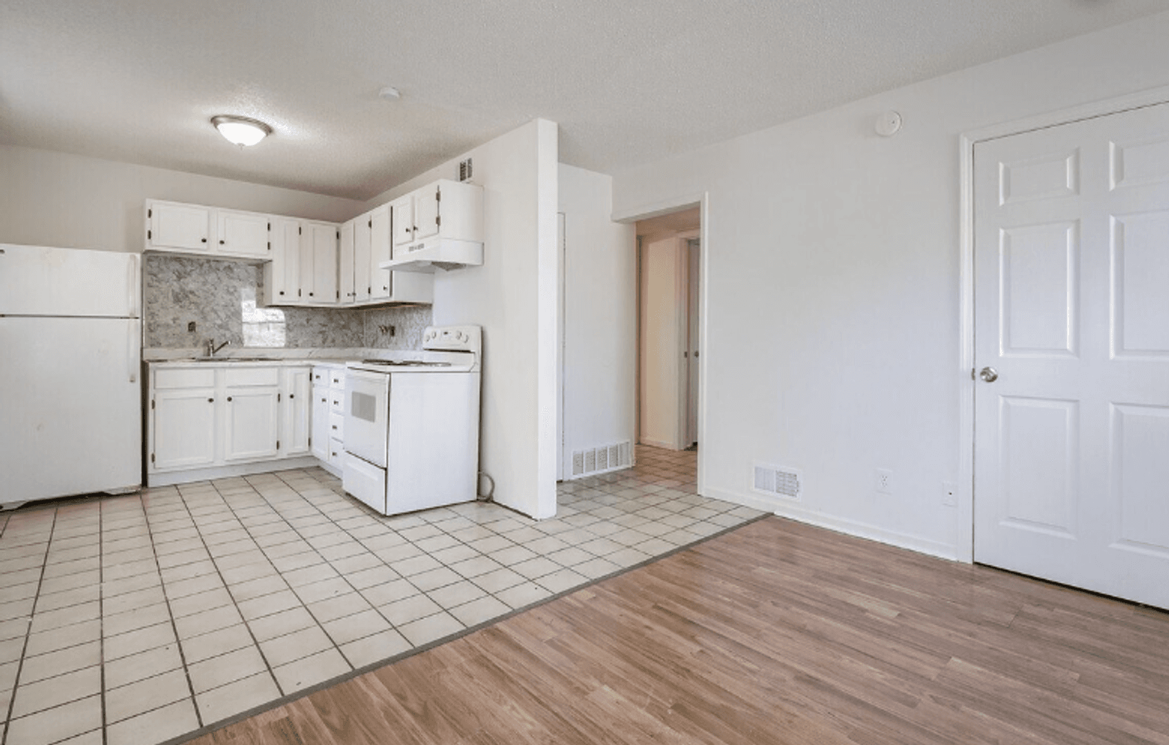 Grandview Apartment: 6106 E 153rd Terrace