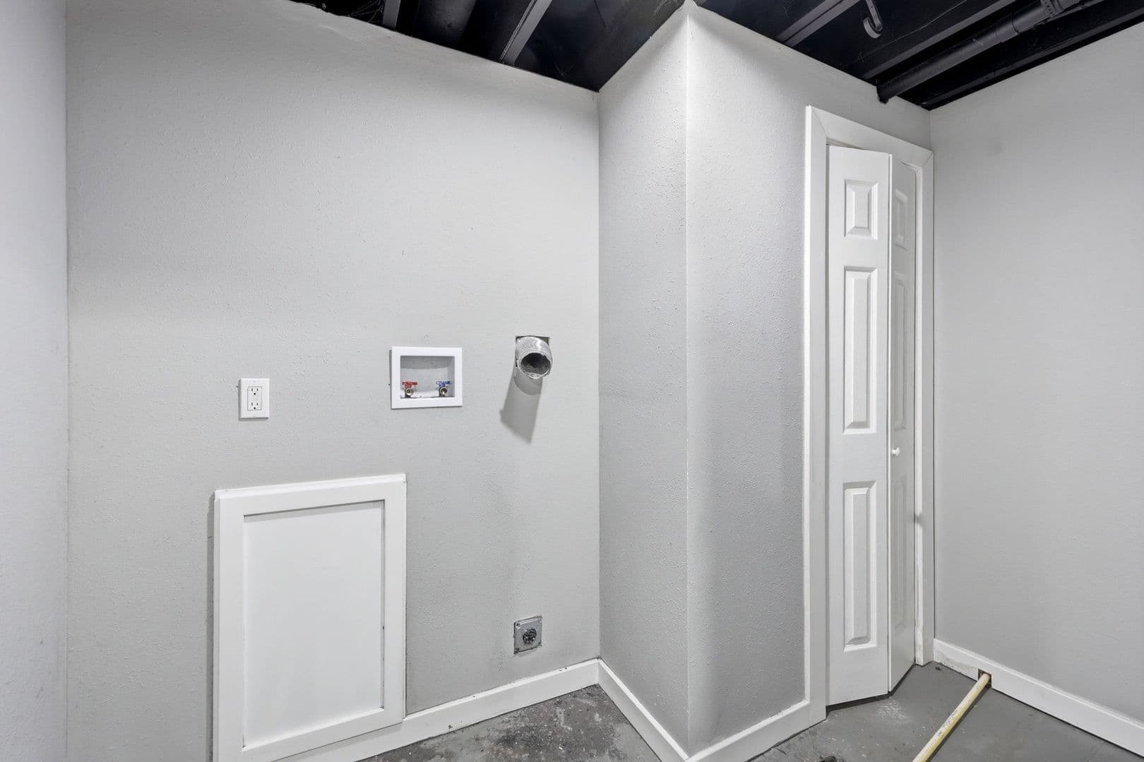 Kansas City House: 2602 NW 86th St