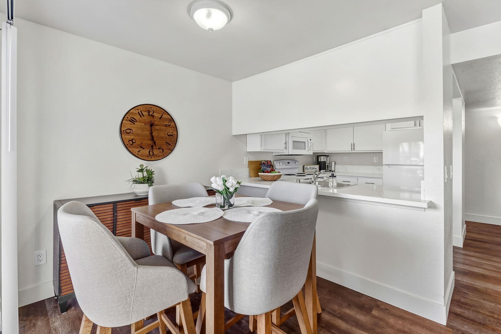 Davis Apartment: 2323 Shasta Drive