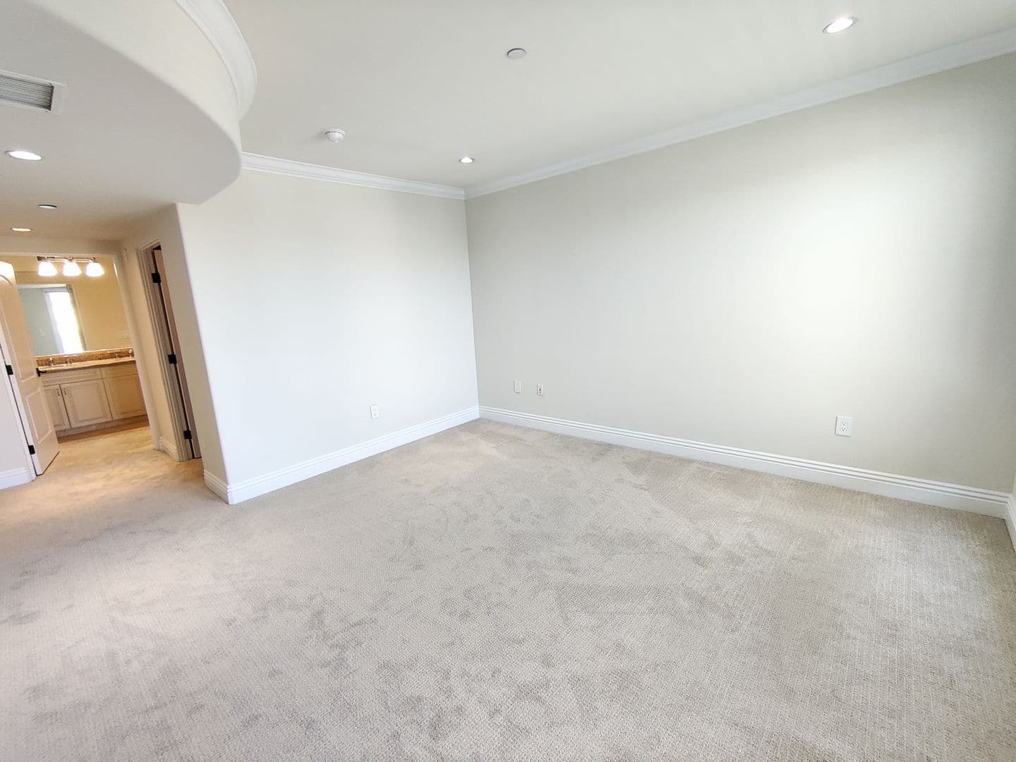Studio City Apartment: 4350 Vantage Avenue
