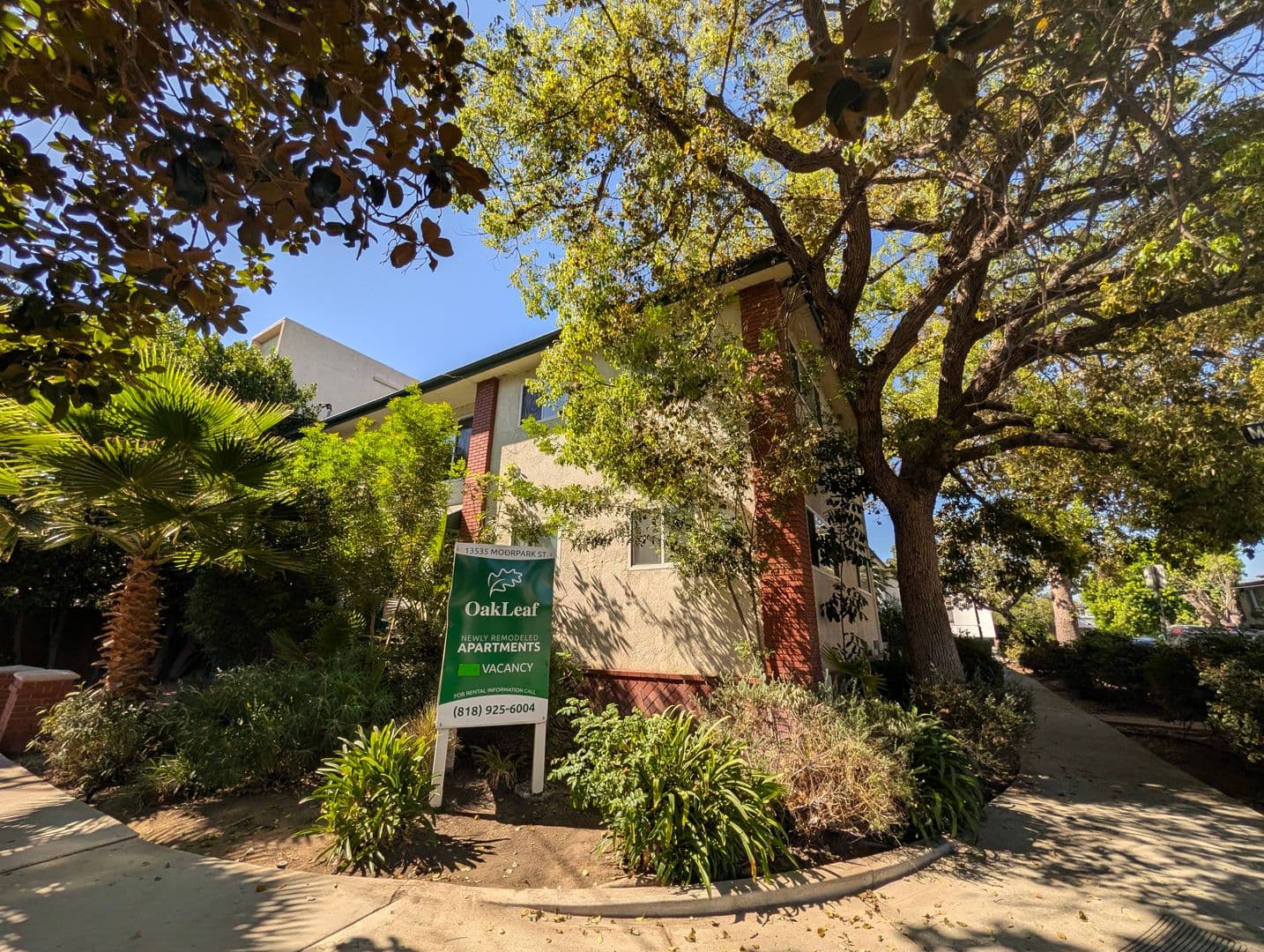 Sherman Oaks Apartment: 13535 Moorpark Street