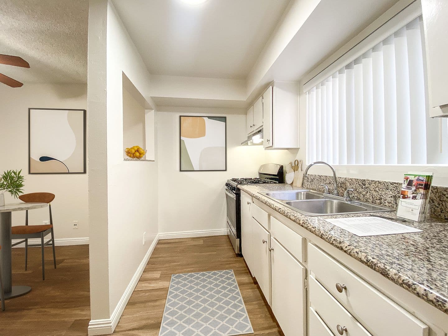 Canoga Park Apartment: 21445 Saticoy St.