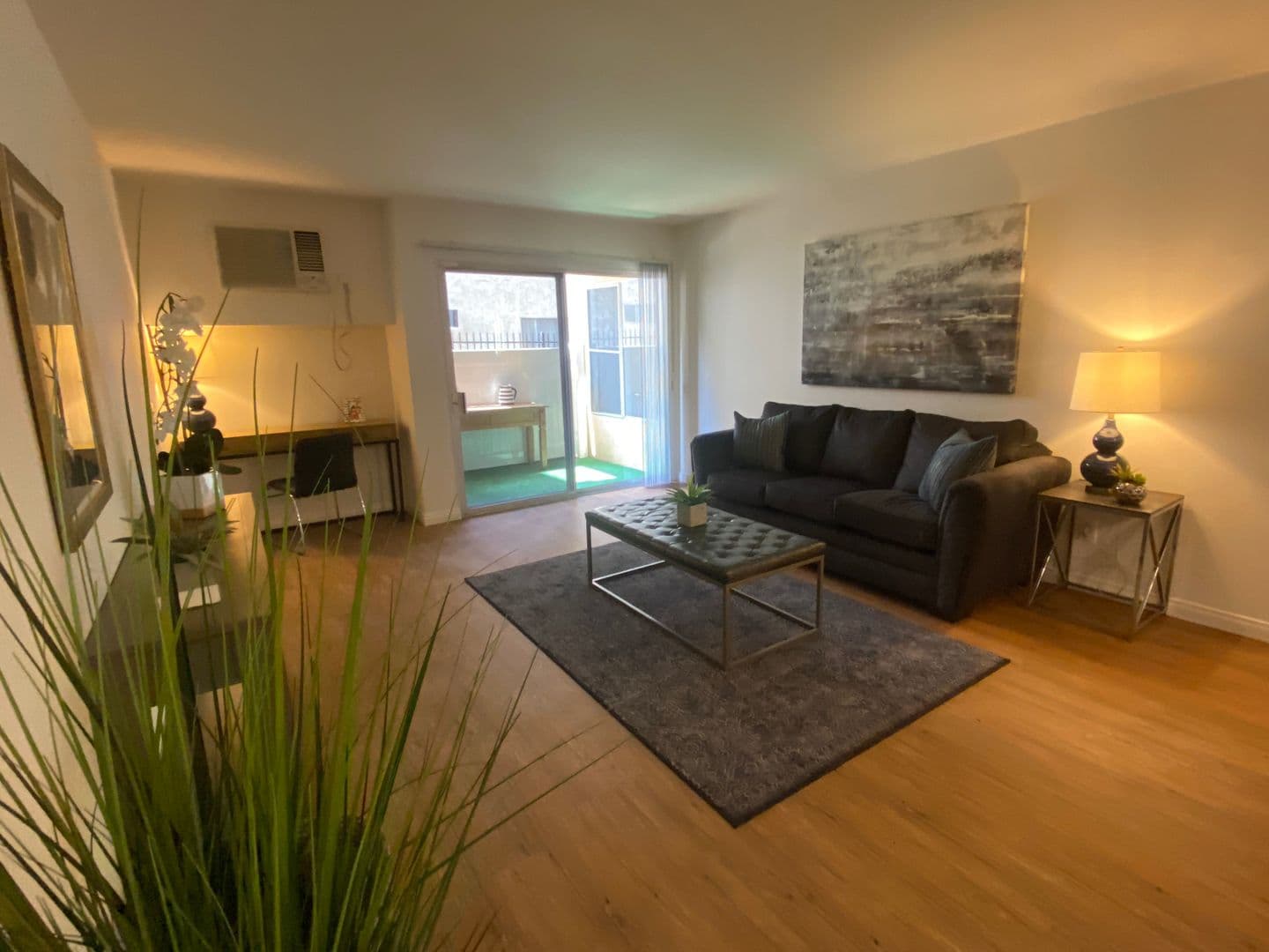 Tarzana Apartment: 18339-18347 Collins St