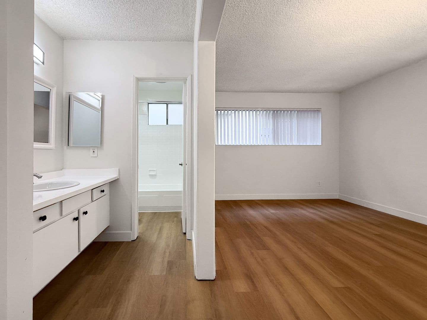 Woodland Hills Apartment: 5480 Quakertown Ave