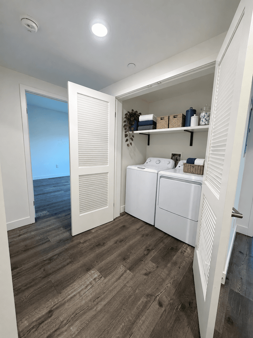 North Hills Apartment: 8435 Orion Avenue