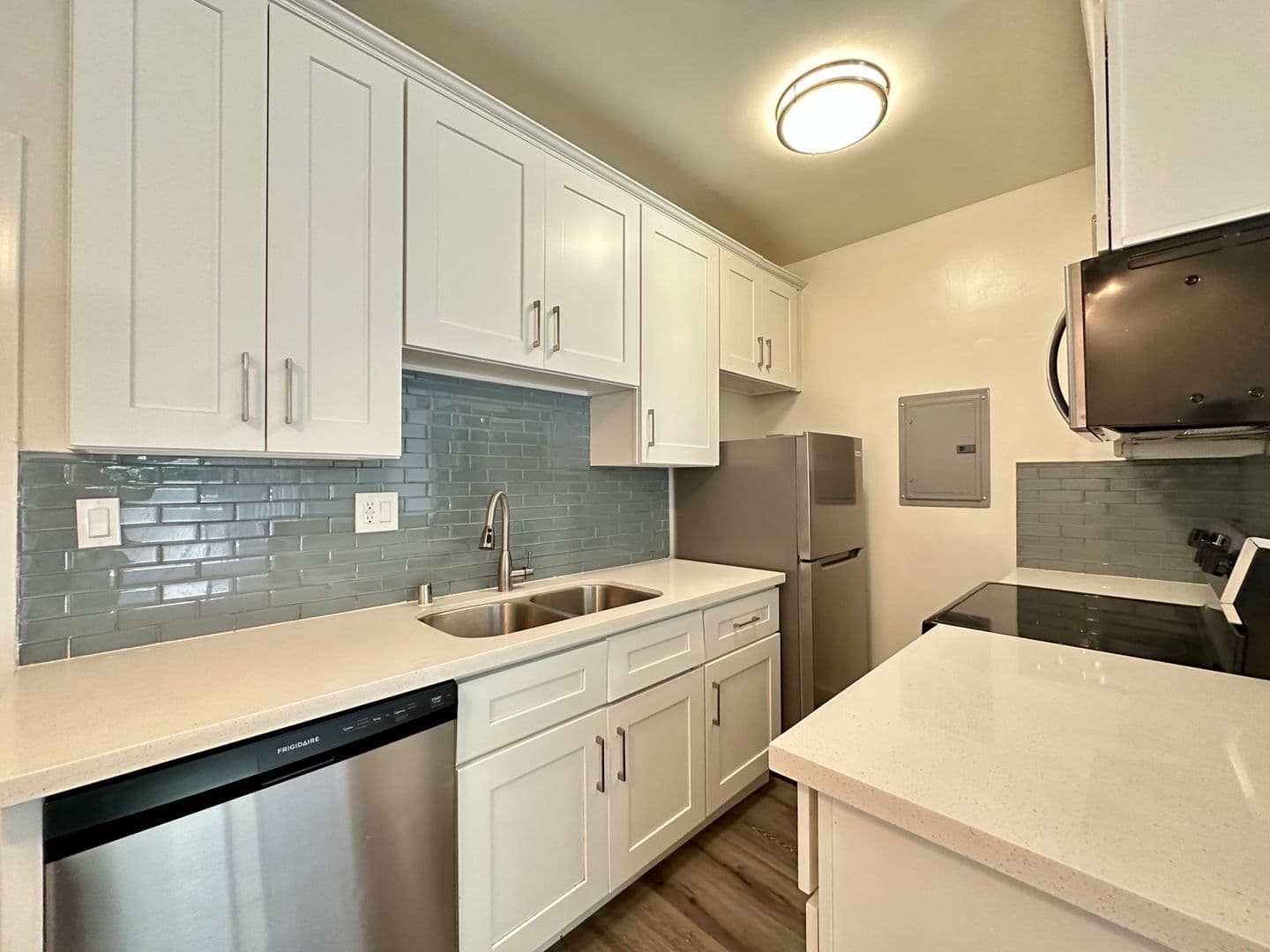 Sherman Oaks Apartment: 14320 Addison St.