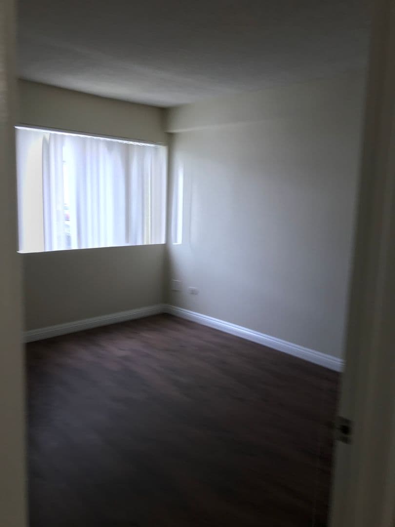 Canoga Park Apartment: 8741 Owensmouth Avenue