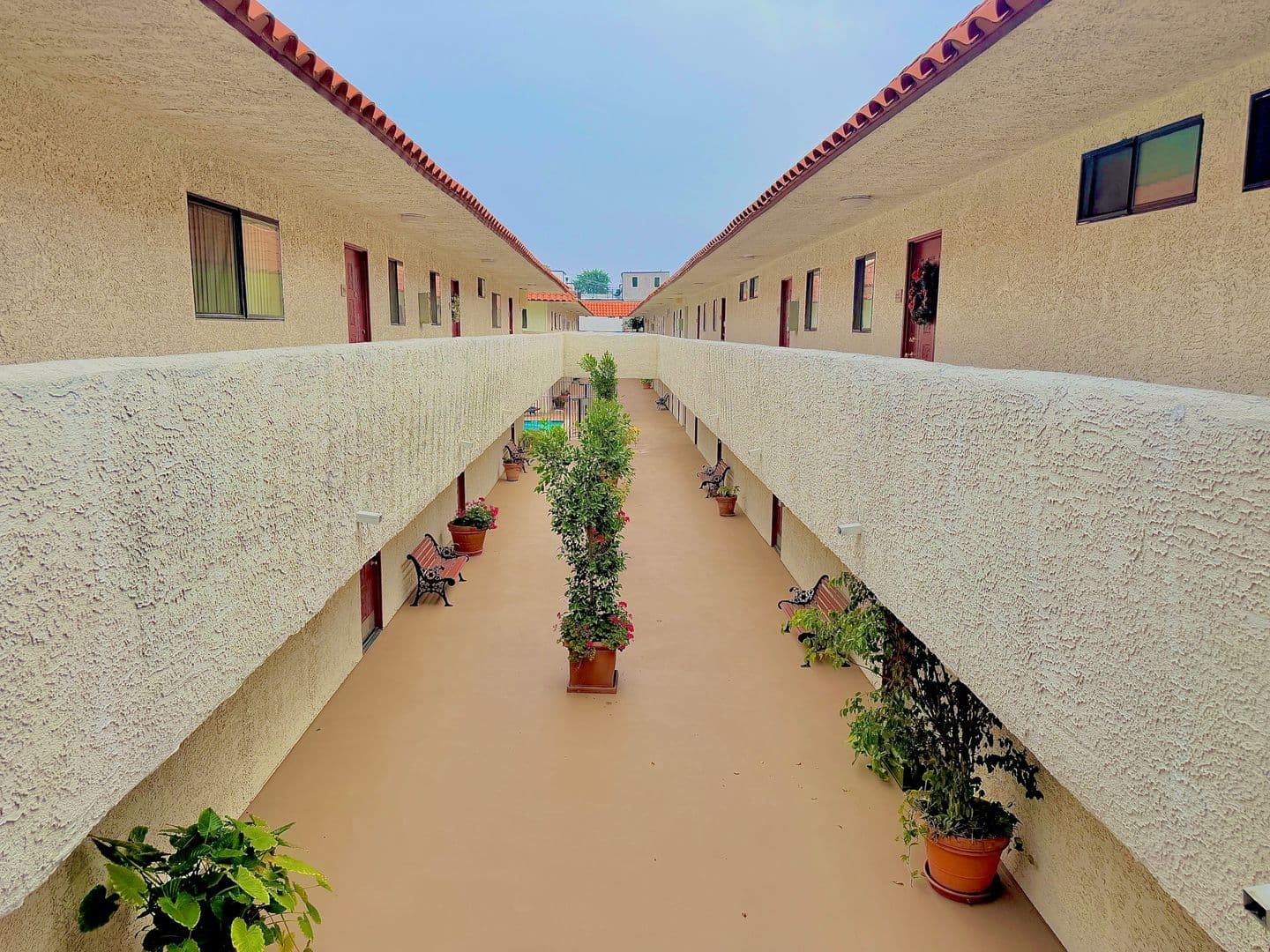 Sherman Oaks Apartment: 5637 Hazeltine Avenue