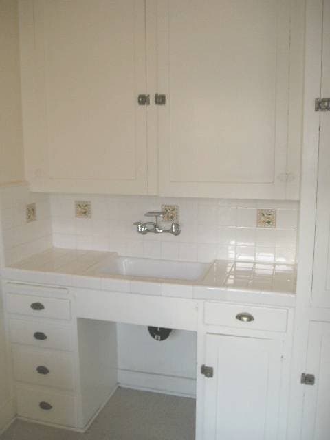 Los Angeles Apartment: 747 N. Wilcox Ave