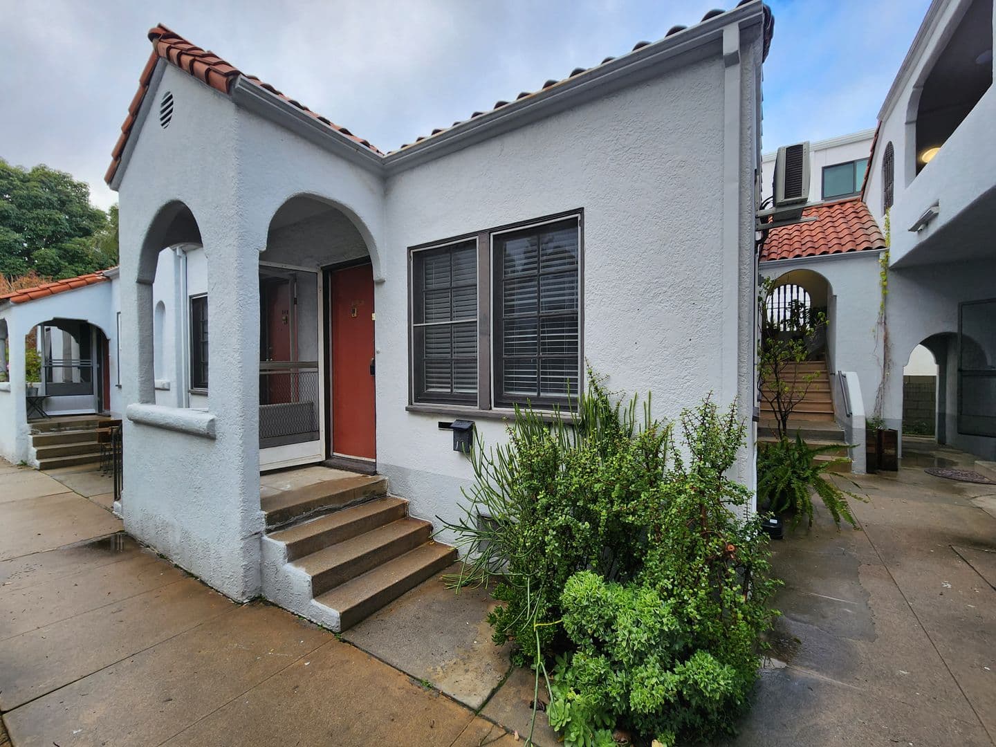 Los Angeles Apartment: 832 N. Alta Vista Blvd