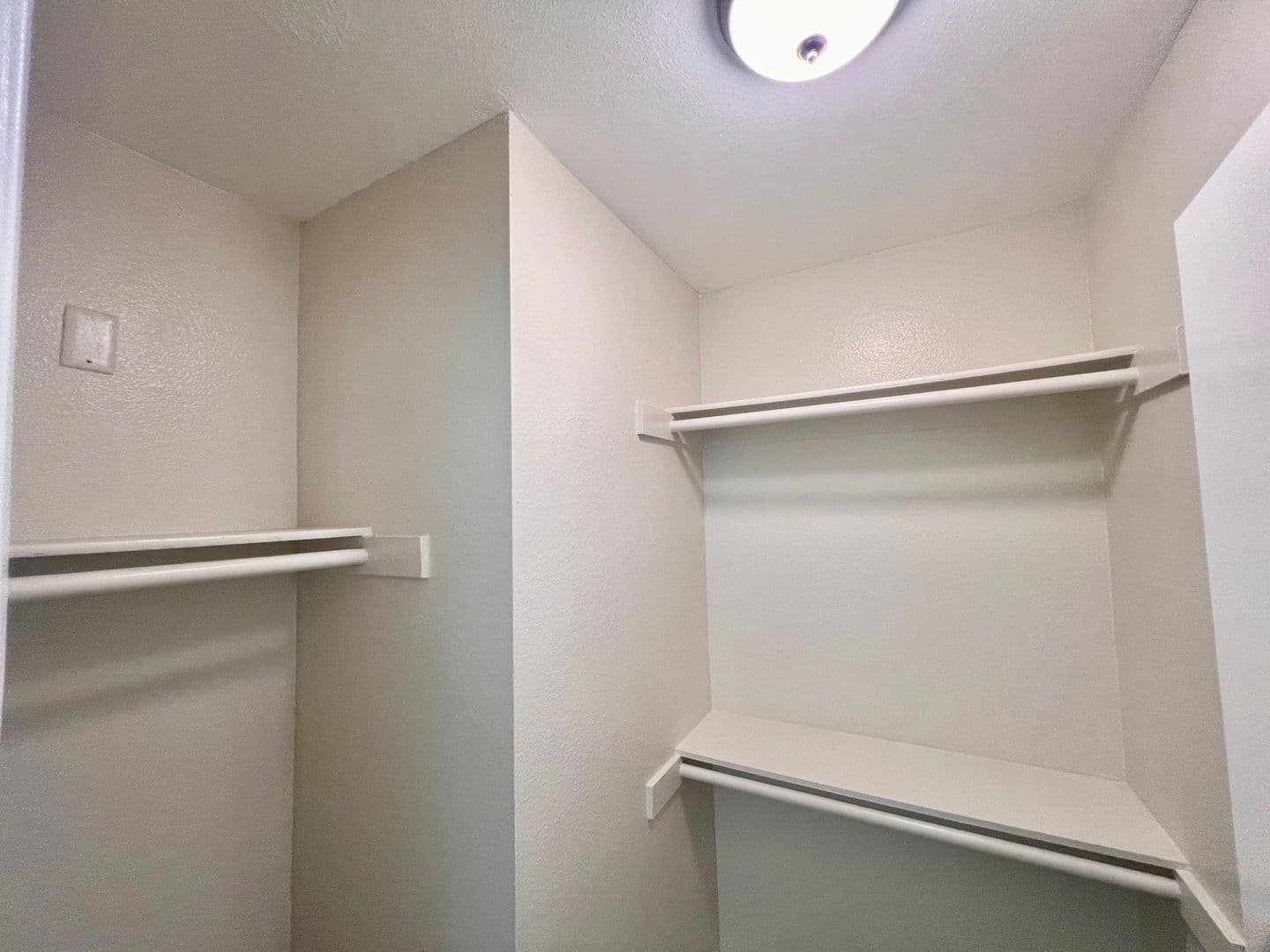 Van Nuys Apartment: 6943 Haskell Ave.
