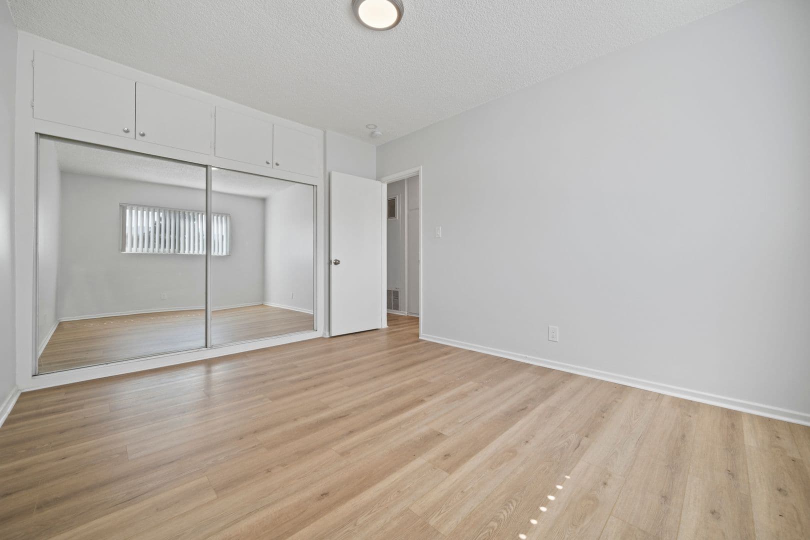 Glendale Apartment: 317 Western Ave