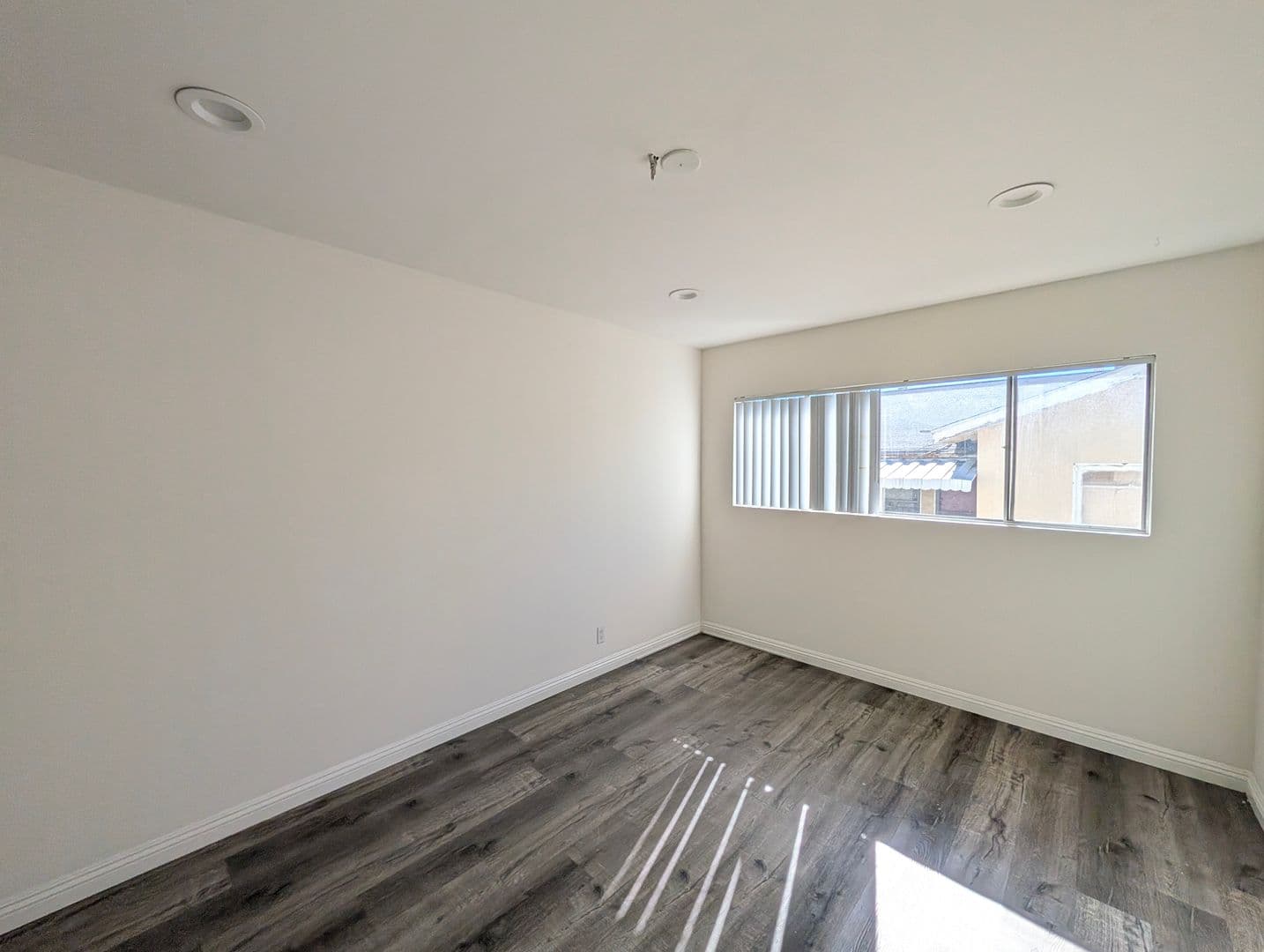 Sherman Oaks Apartment: 13535 Moorpark Street