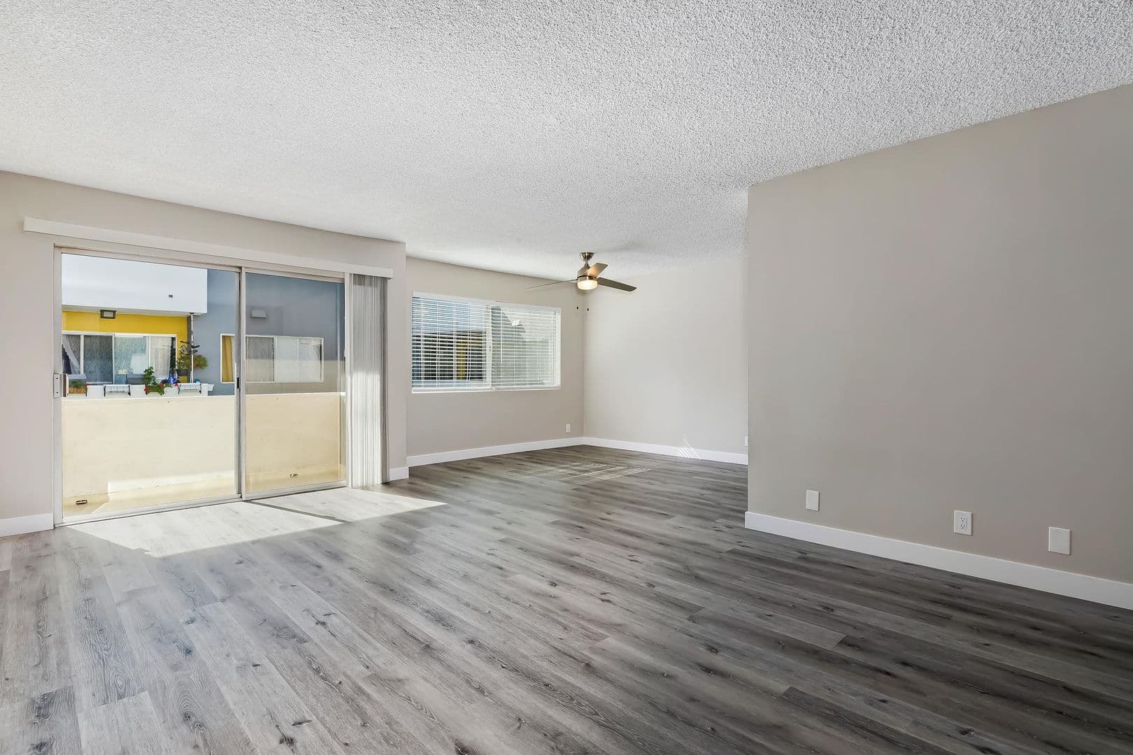 Sherman Oaks Apartment: 14320 Addison St.