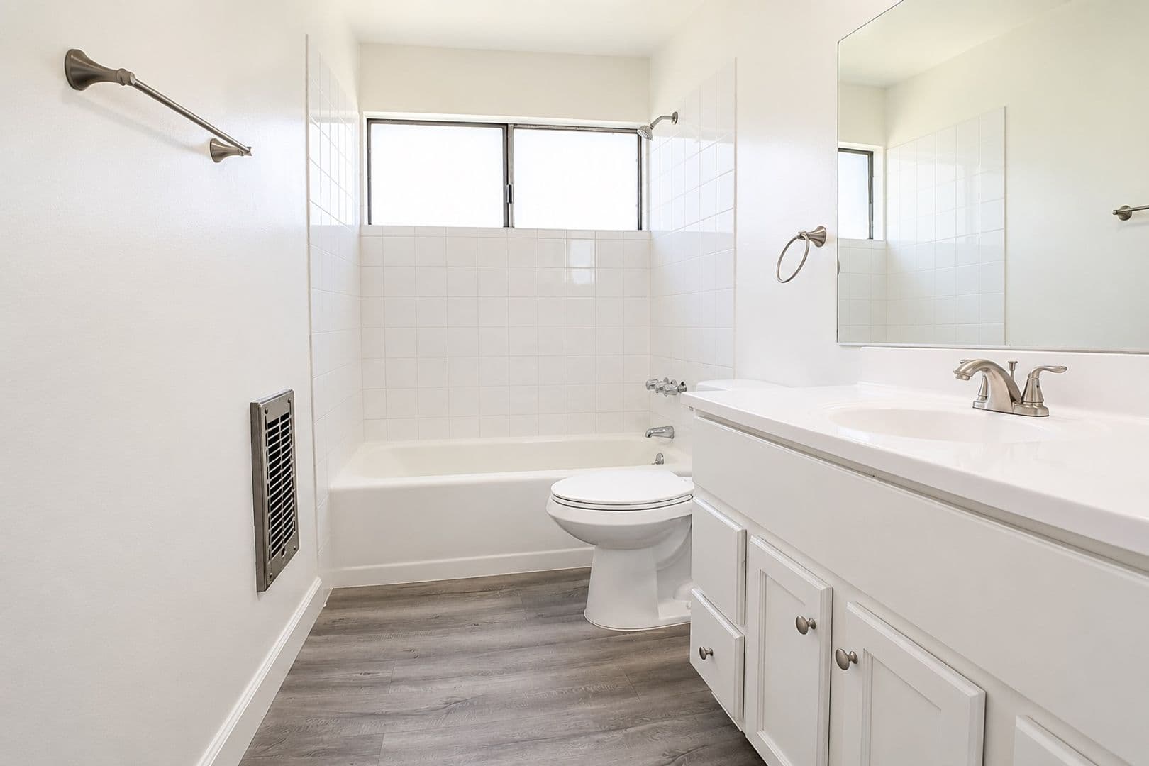 Northridge Apartment: 18100 Roscoe Blvd.