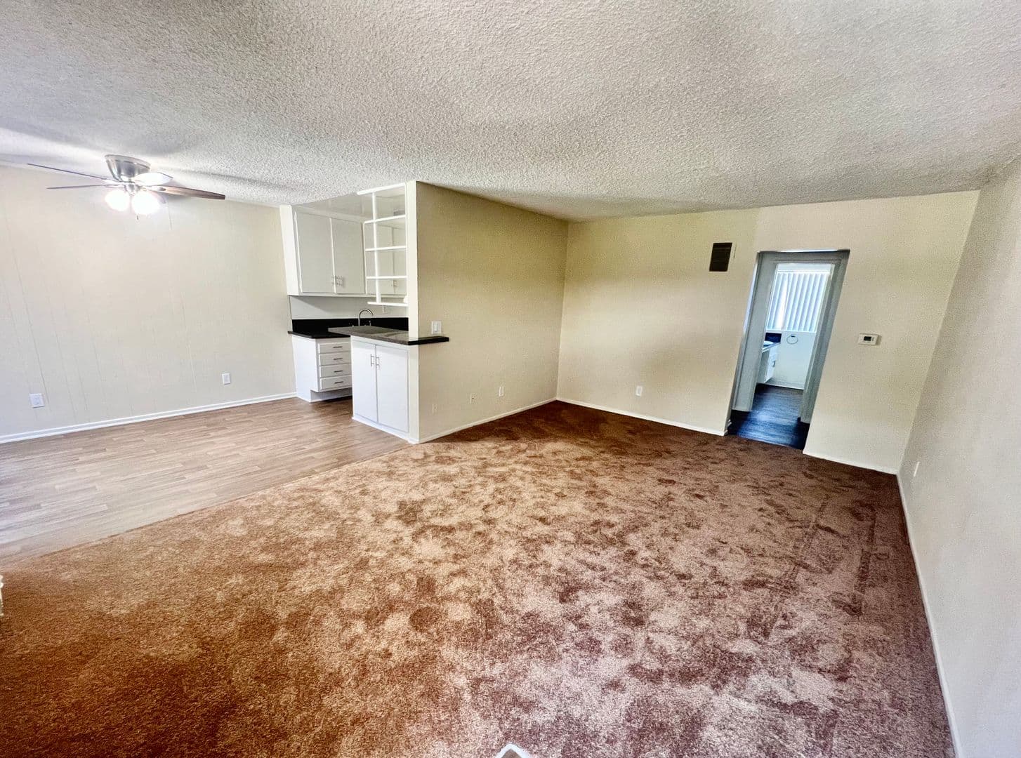 Northridge Apartment: 8830 Etiwanda Ave