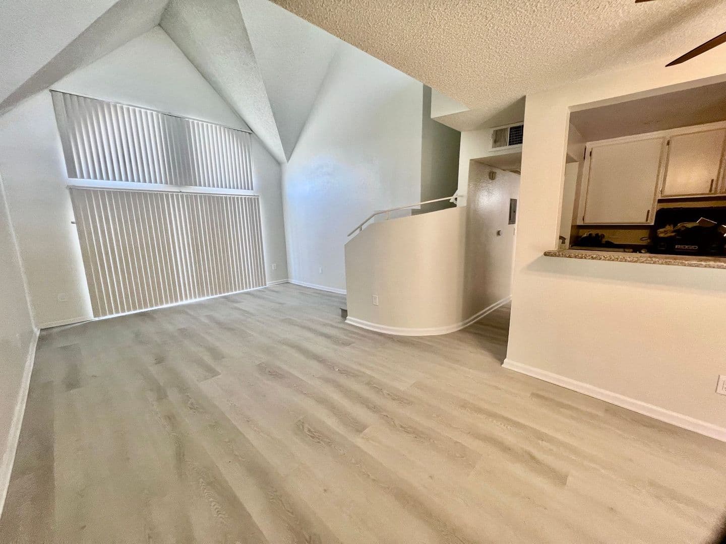 Van Nuys Apartment: 6943 Haskell Ave.