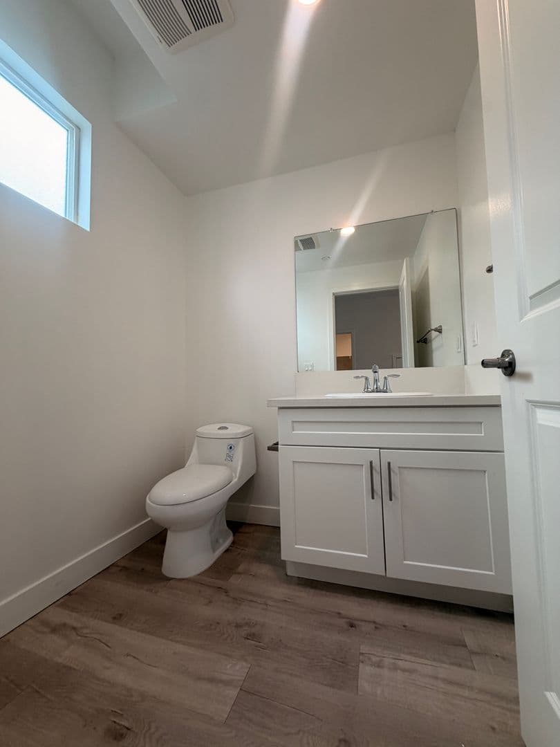 Panorama City Apartment: 14828 Rayen Street