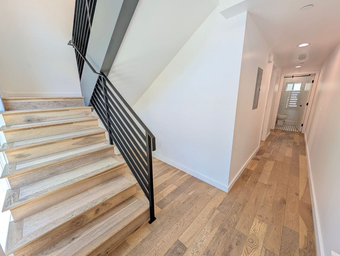Studio City Apartment: 4260 Laurel Canyon Blvd.
