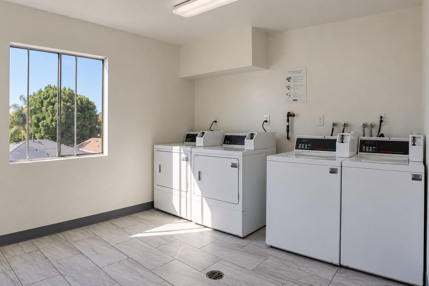 Van Nuys Apartment: 6205 Woodman Avenue