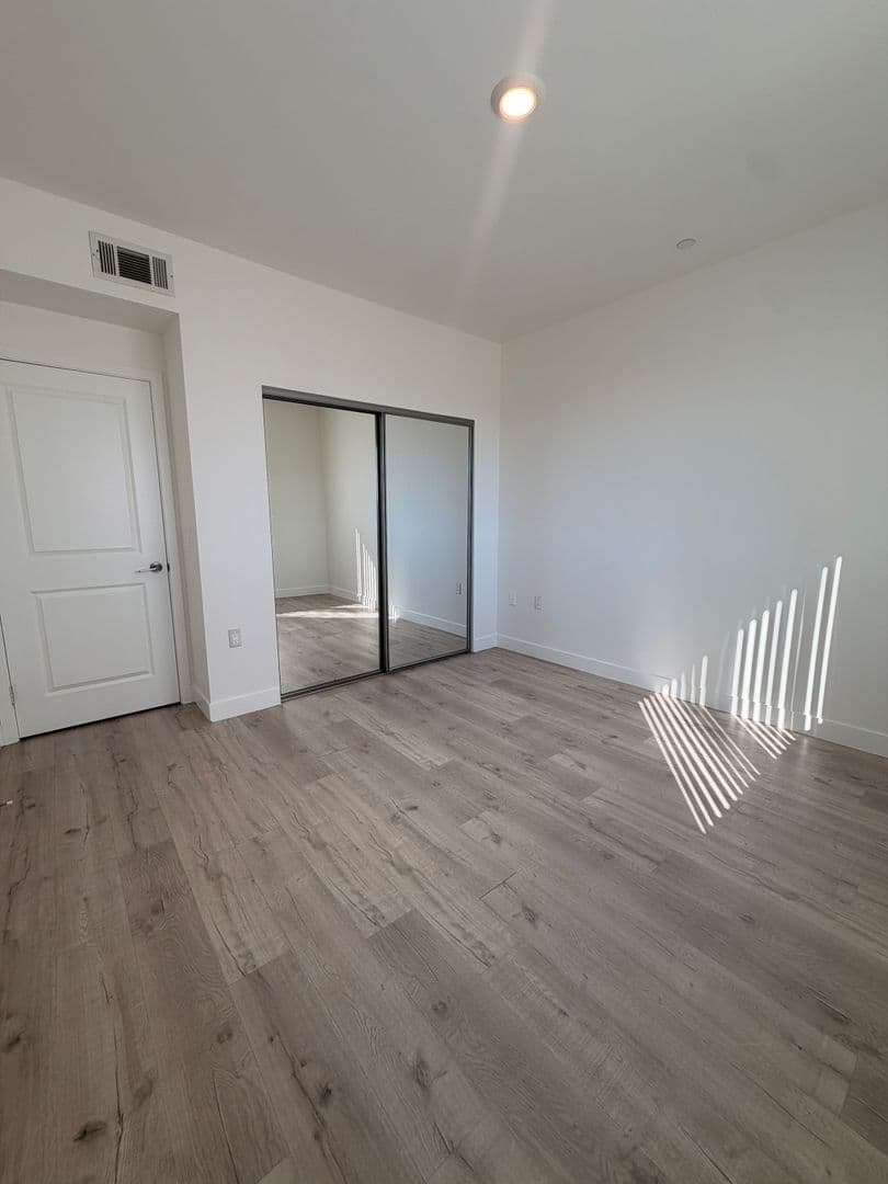 Panorama City Apartment: 14828 Rayen Street