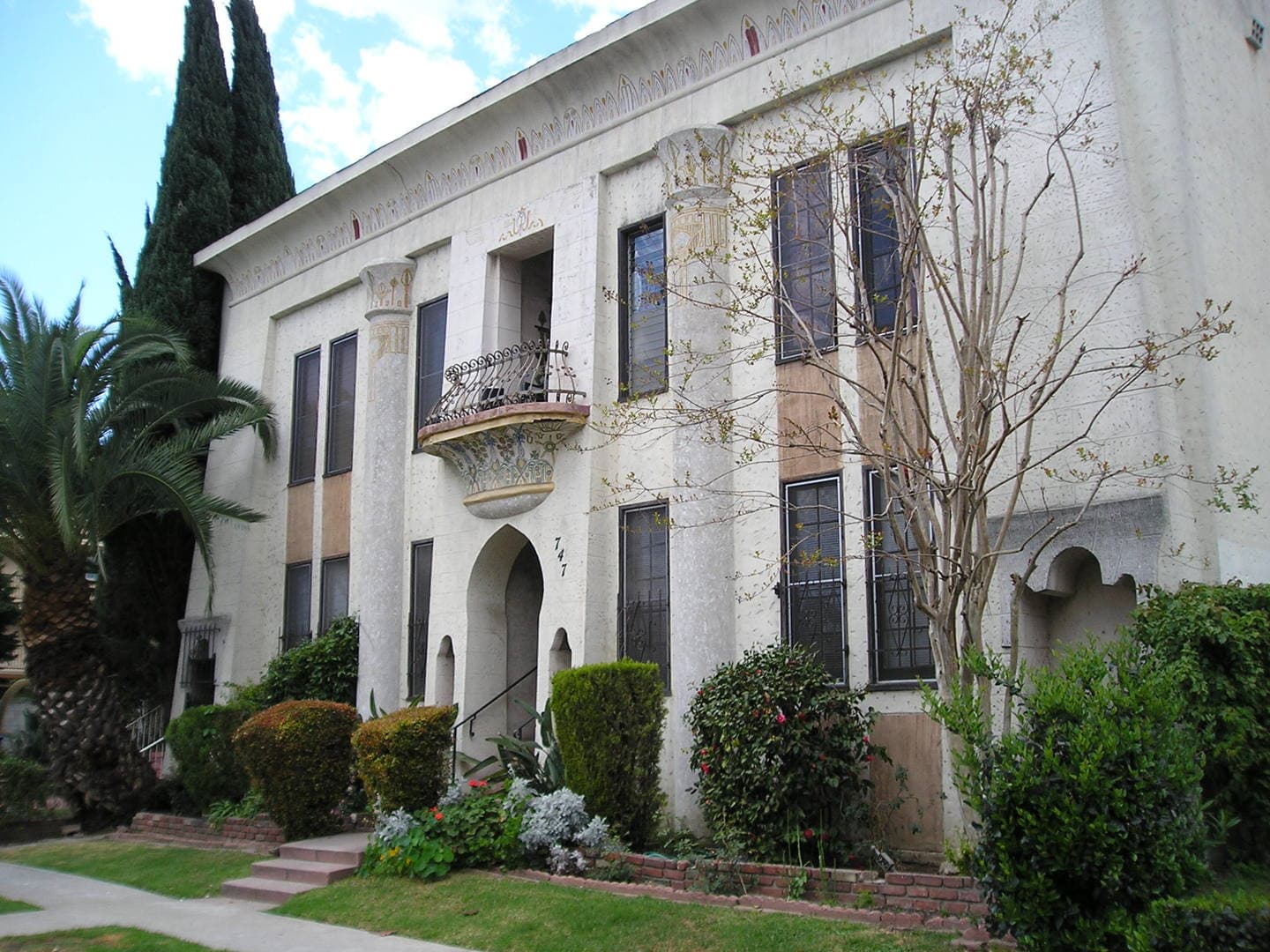 Los Angeles Apartment: 747 N. Wilcox Ave