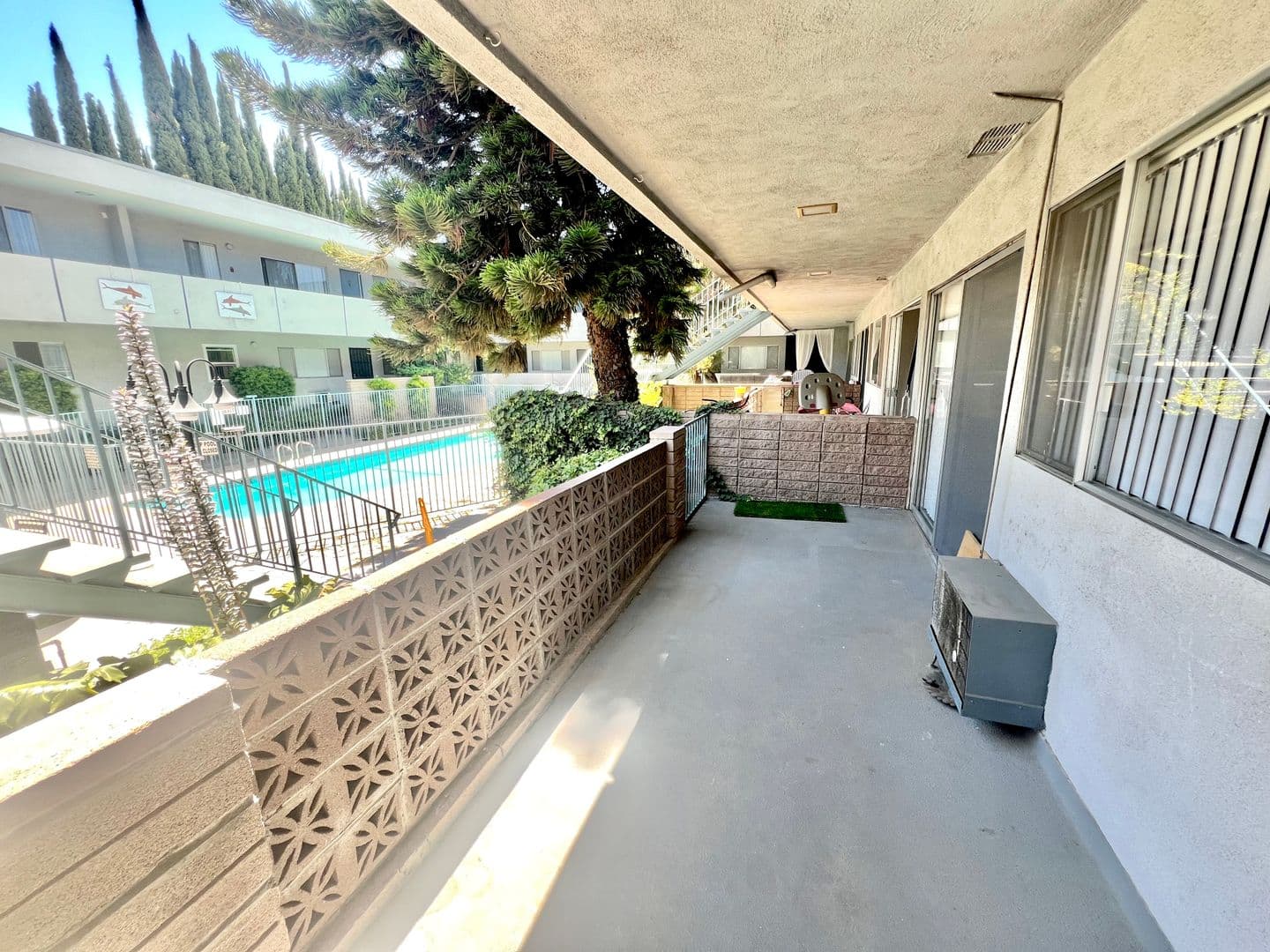 Northridge Apartment: 8830 Etiwanda Ave