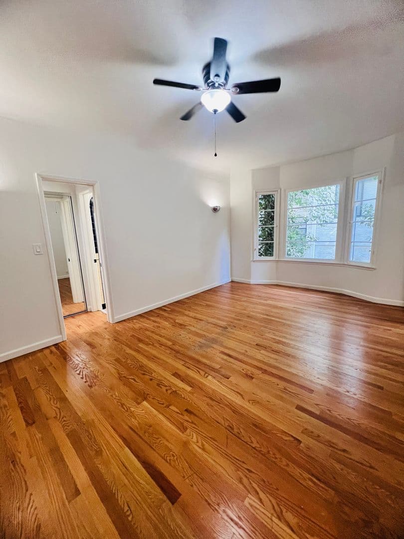 Los Angeles Apartment: 821 S. Wilton Place