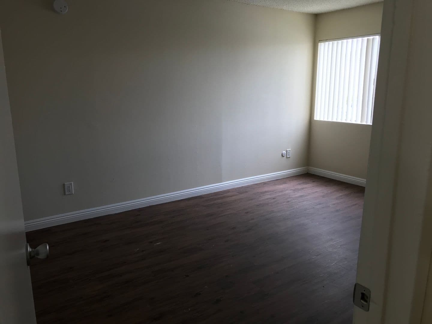 Canoga Park Apartment: 8741 Owensmouth Avenue