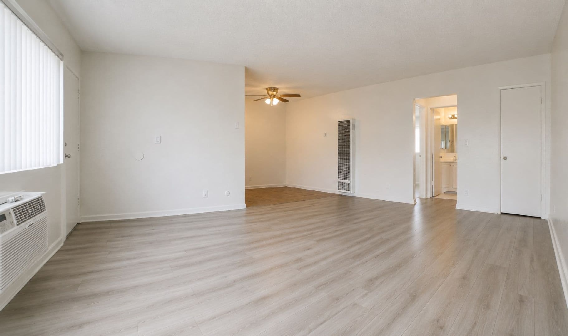 Canoga Park Apartment: 19945 Roscoe Blvd