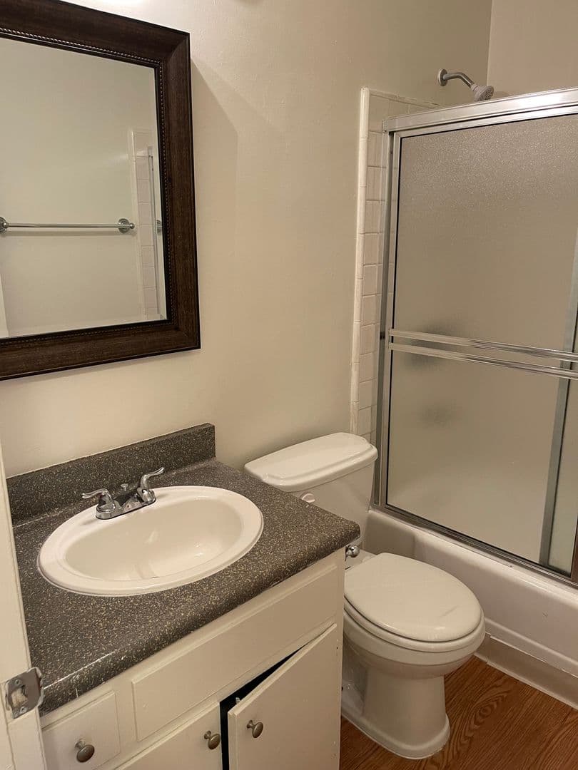 Granada Hills Apartment: 16914 Blackhawk Street