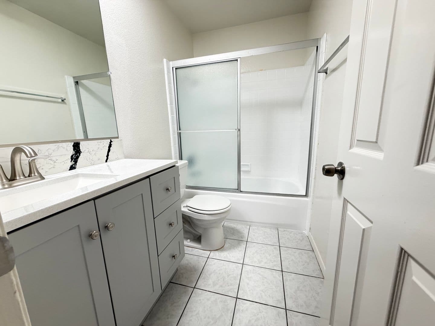Van Nuys Apartment: 14250 Sherman Way