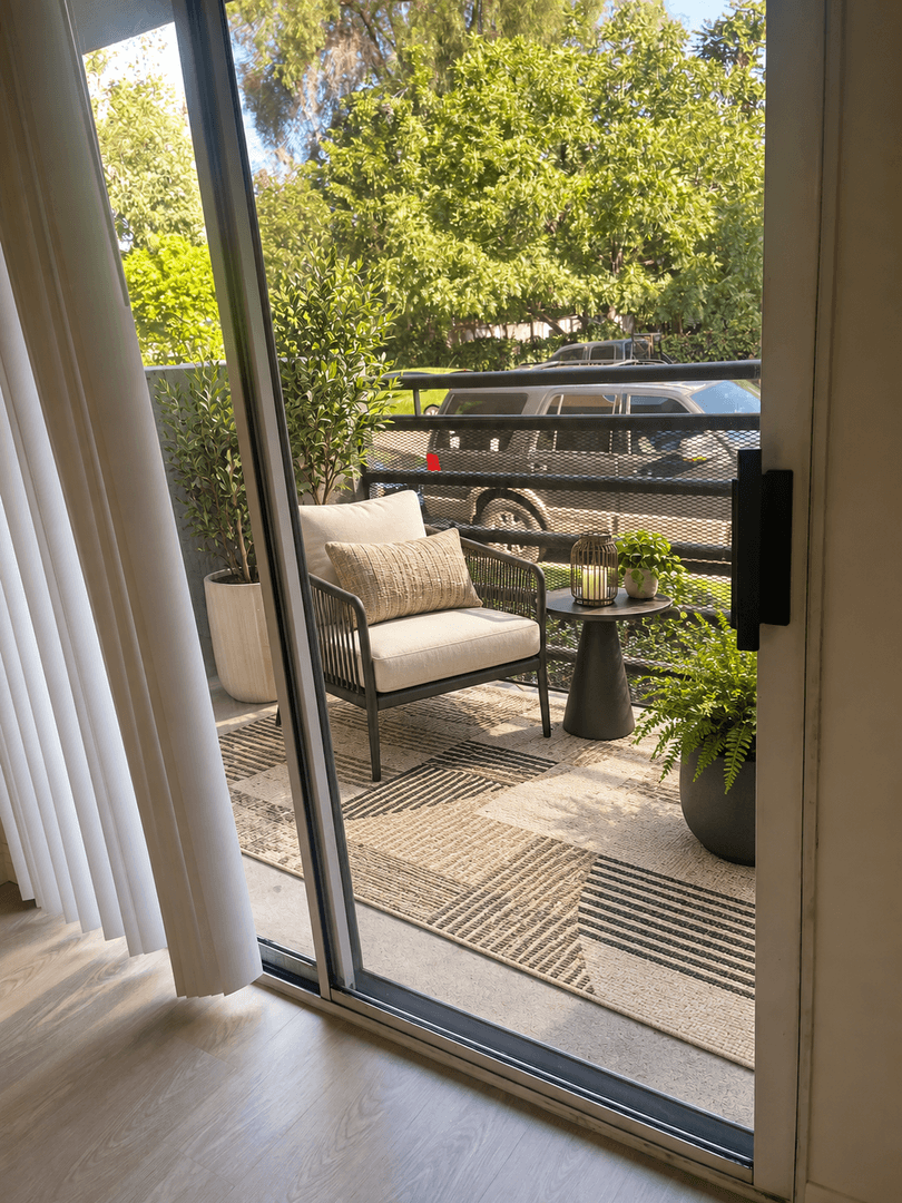 Reseda Apartment: 6857 Baird Avenue
