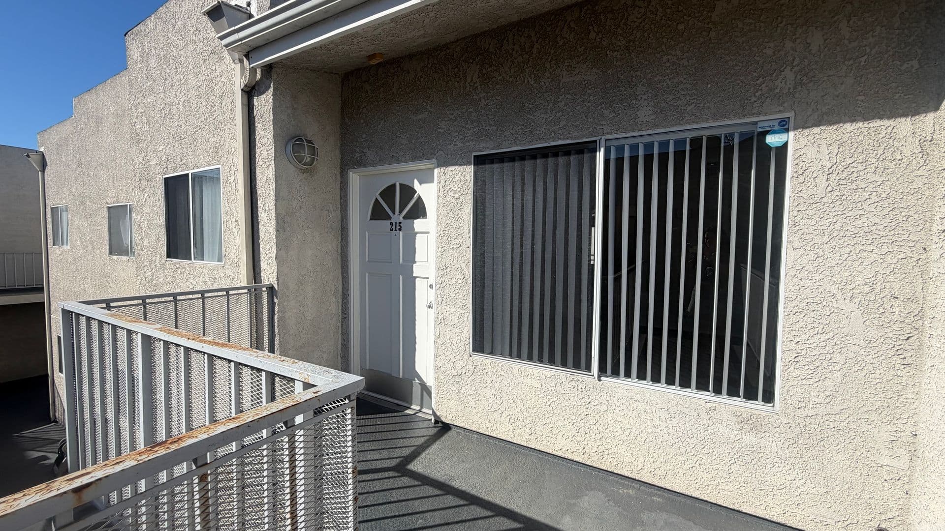 North Hollywood Apartment: 5640 Farmdale Ave