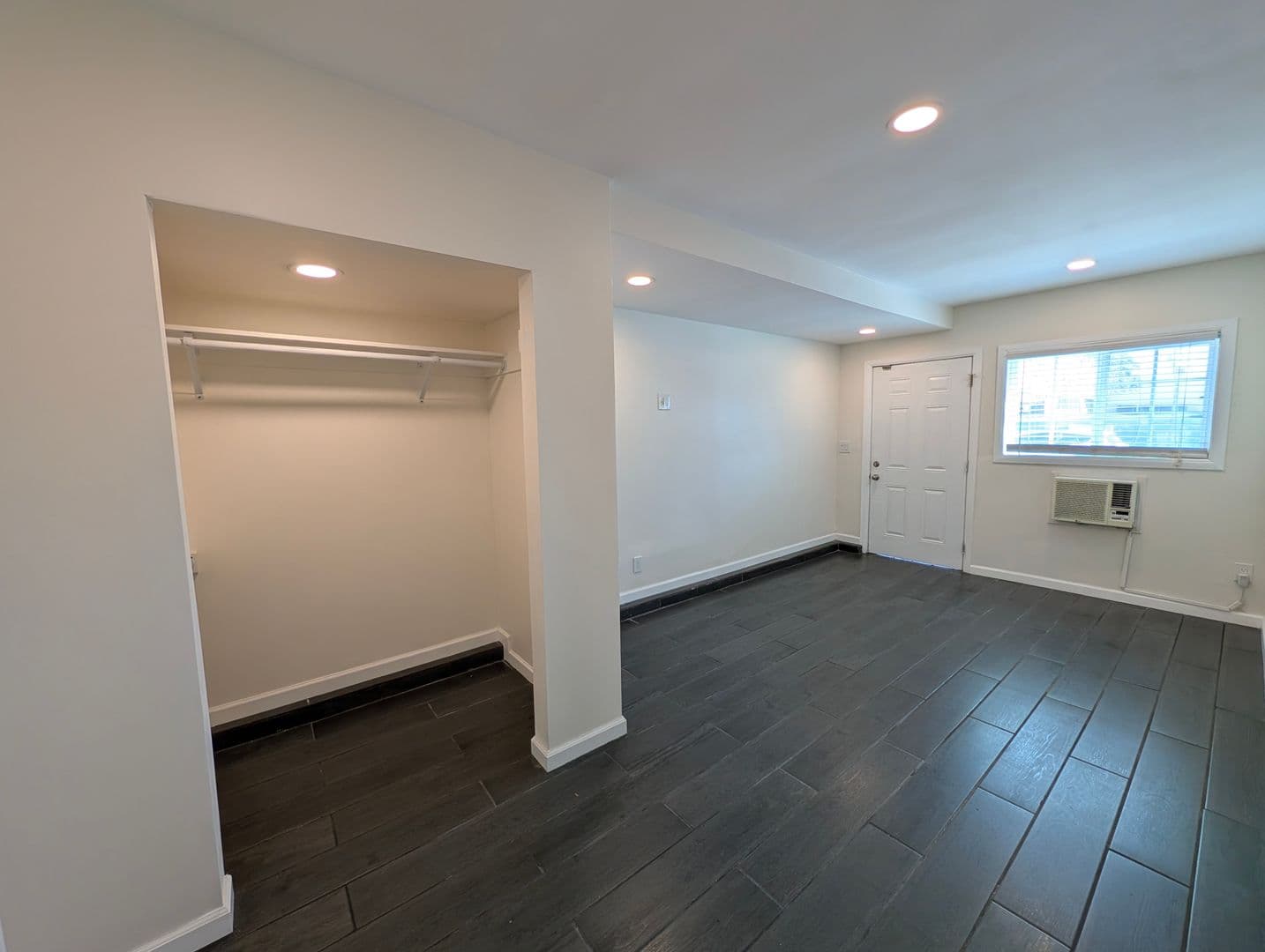 North Hollywood Apartment: 5207-5209 Cartwright Ave.