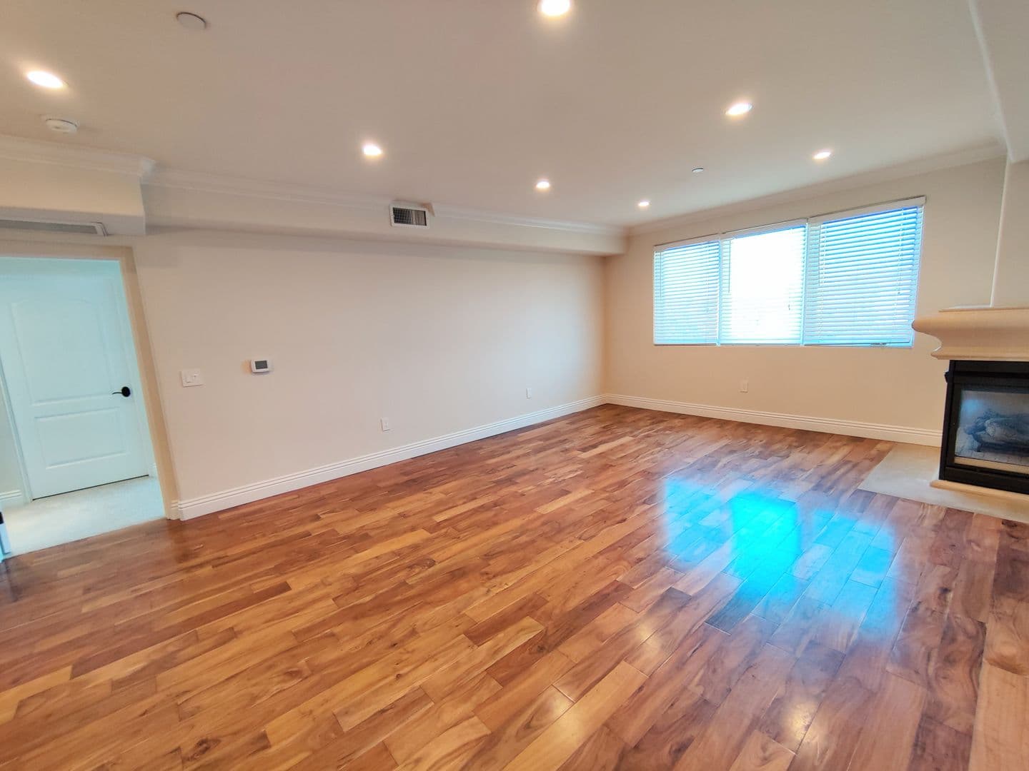 Studio City Apartment: 4350 Vantage Avenue