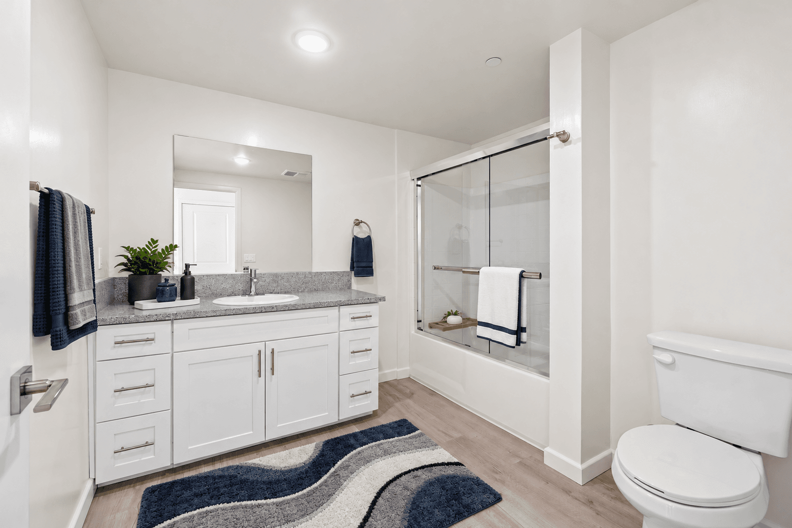 Van Nuys Apartment: 15309 Cabrito Rd
