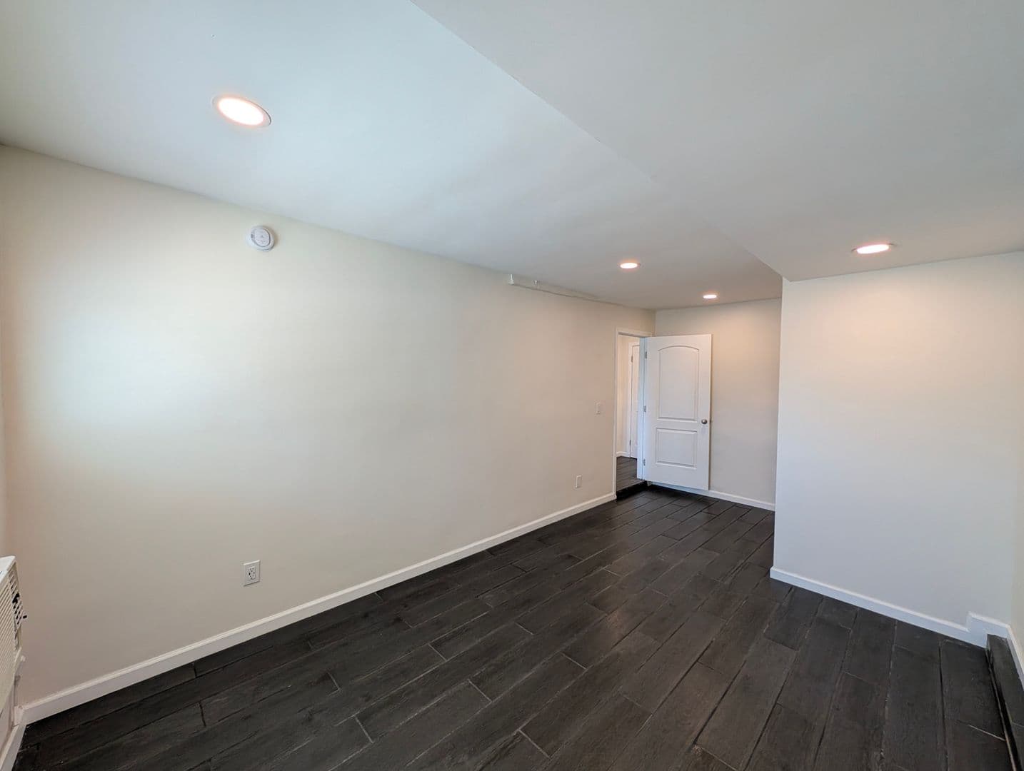 North Hollywood Apartment: 5207-5209 Cartwright Ave.