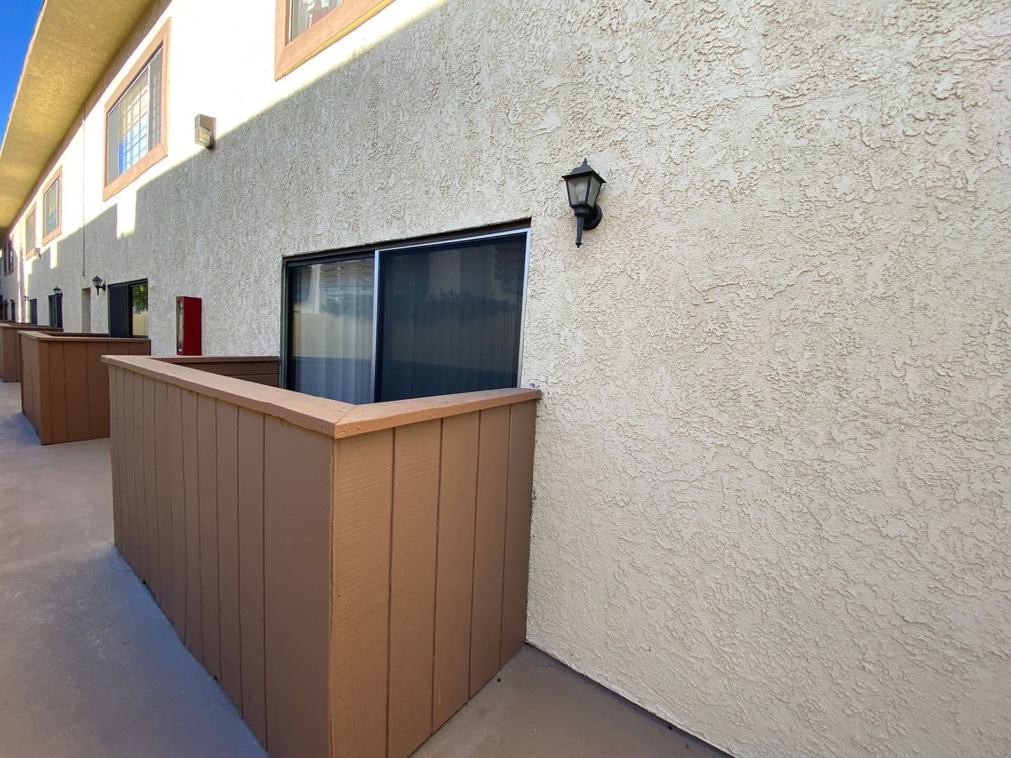 Tarzana Apartment: 5665 Reseda Blvd.
